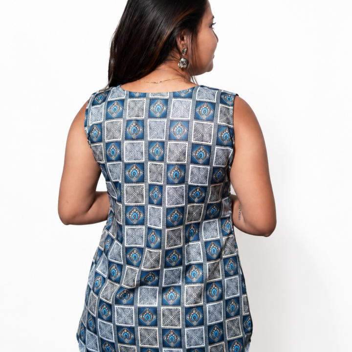 Women's Blue Geometric Printed Sleeveless Straight Top